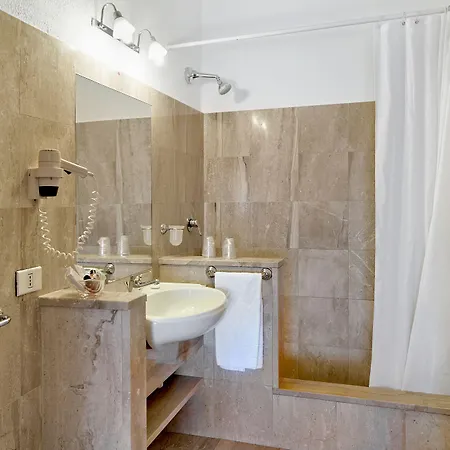 Colonna Palace Mediterraneo 4* 올비아