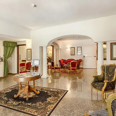 科隆纳地中海皇宫酒店