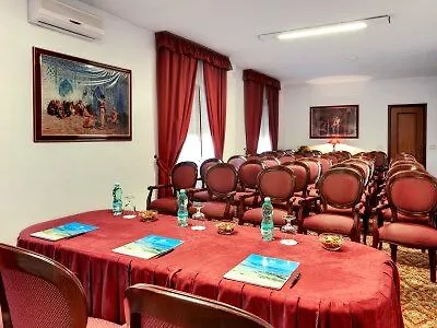 科隆纳地中海皇宫酒店 酒店 4*