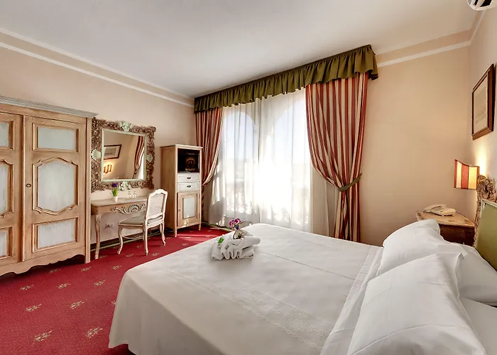 Отель Colonna Palace Mediterraneo 4*