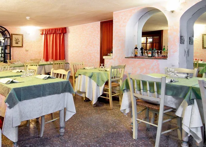 Colonna Palace Mediterraneo Отель Ольбия