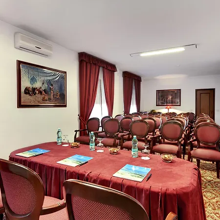 Готель Colonna Palace Mediterraneo Ольбія