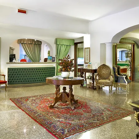 Colonna Palace Mediterraneo Готель Ольбія