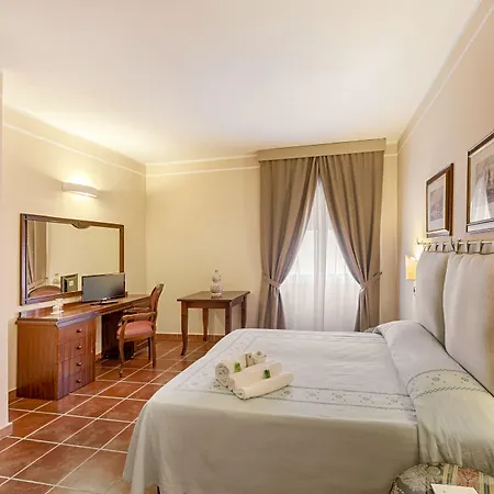 Colonna Palace Mediterraneo Hotel 4*