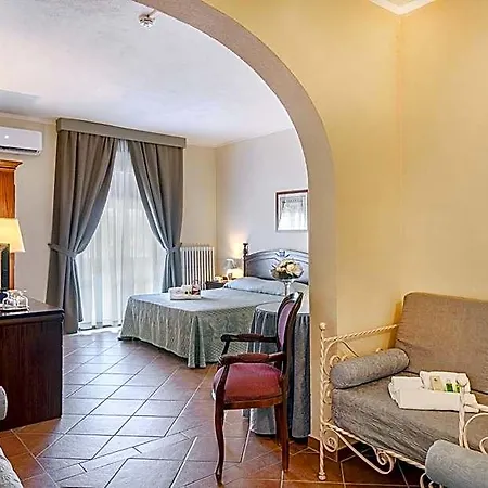 Colonna Palace Mediterraneo 4*