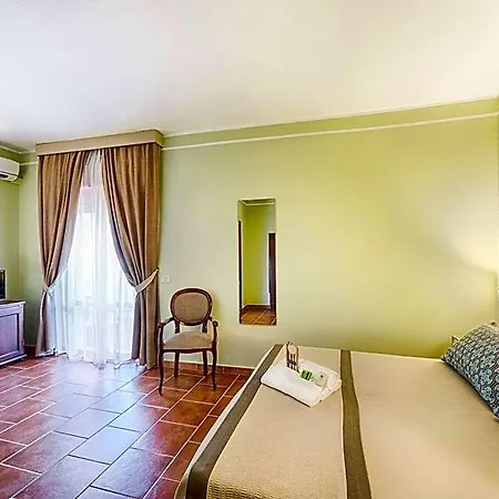 Hotel Colonna Palace Mediterraneo 4*