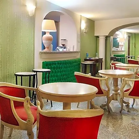 Colonna Palace Mediterraneo 4*
