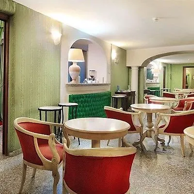 Готель Colonna Palace Mediterraneo 4*