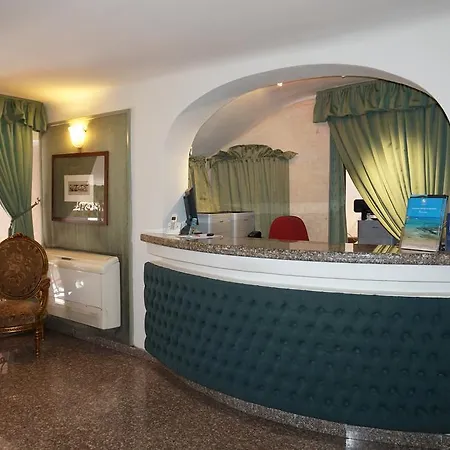 Hotell Colonna Palace Mediterraneo 4*