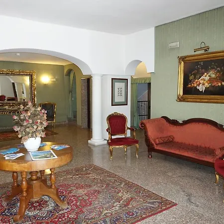 Hotel Colonna Palace Mediterraneo 4*