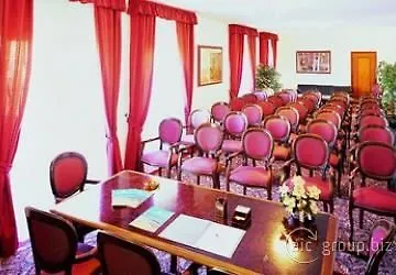 Готель Colonna Palace Mediterraneo