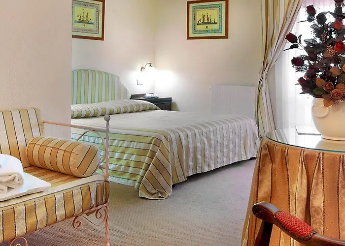 Hotel Colonna Palace Mediterraneo 4*